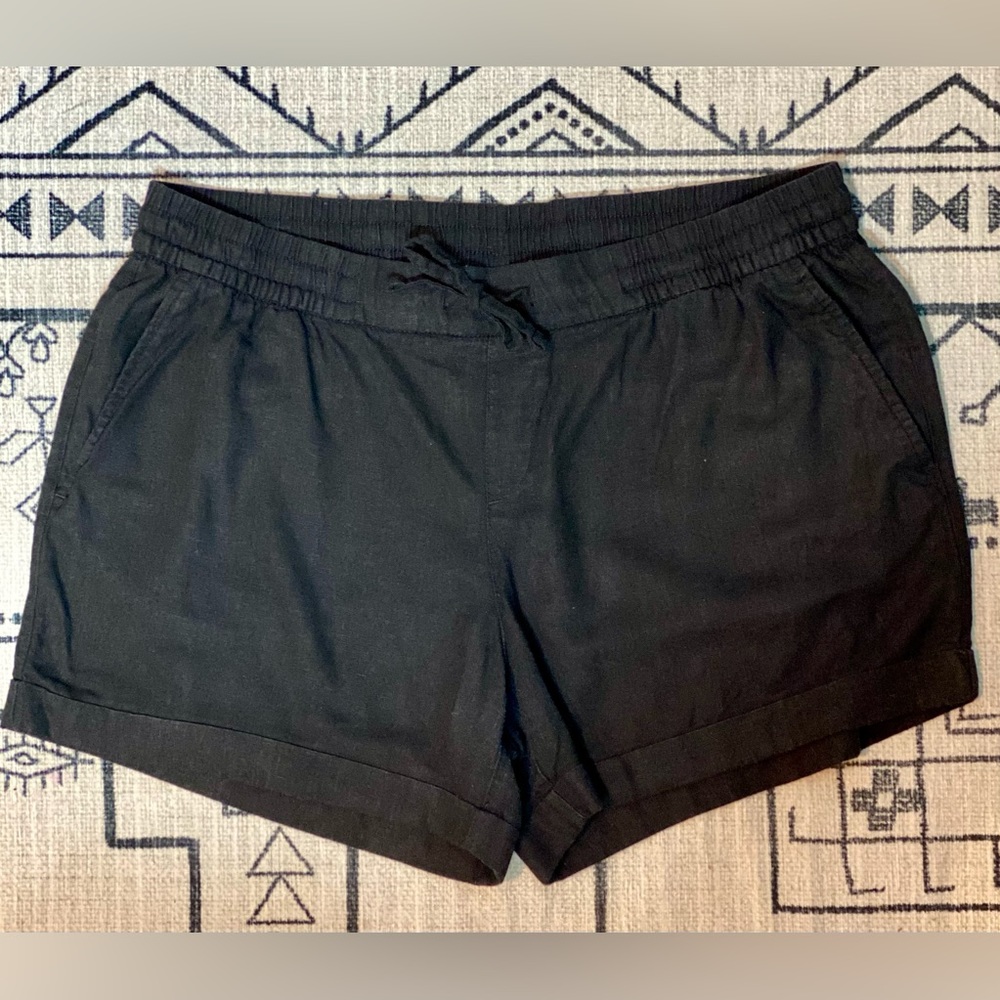 Old Navy linen blend shorts size L